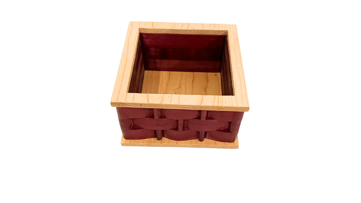 Square weave box