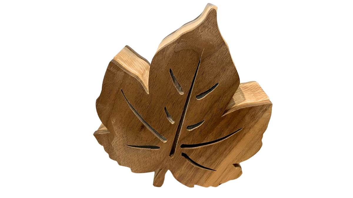 Leaf-shaped box