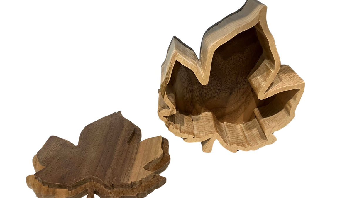 Leaf-shaped box